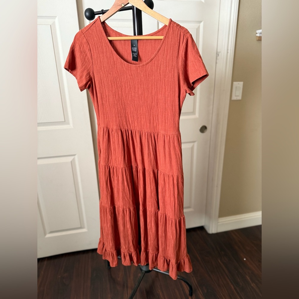 Chelsea and Theodore Women Tiered Dress size medium